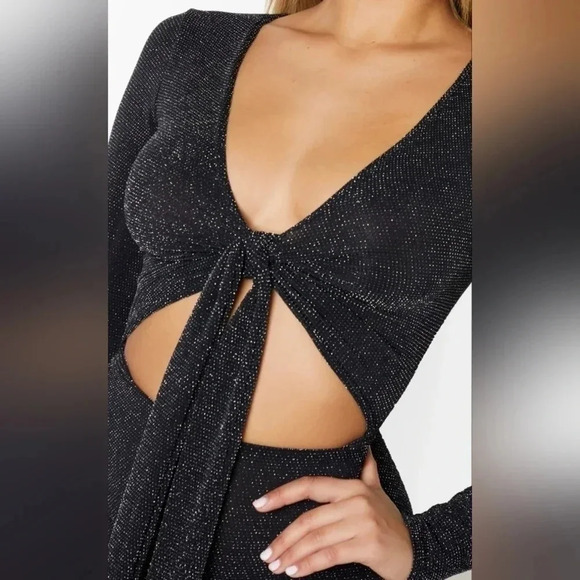 PrettyLittleThing Black Glitter Mini Dress - Picture 3 of 9